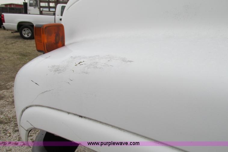 image for item F4715 1999 GMC C6500 box truck