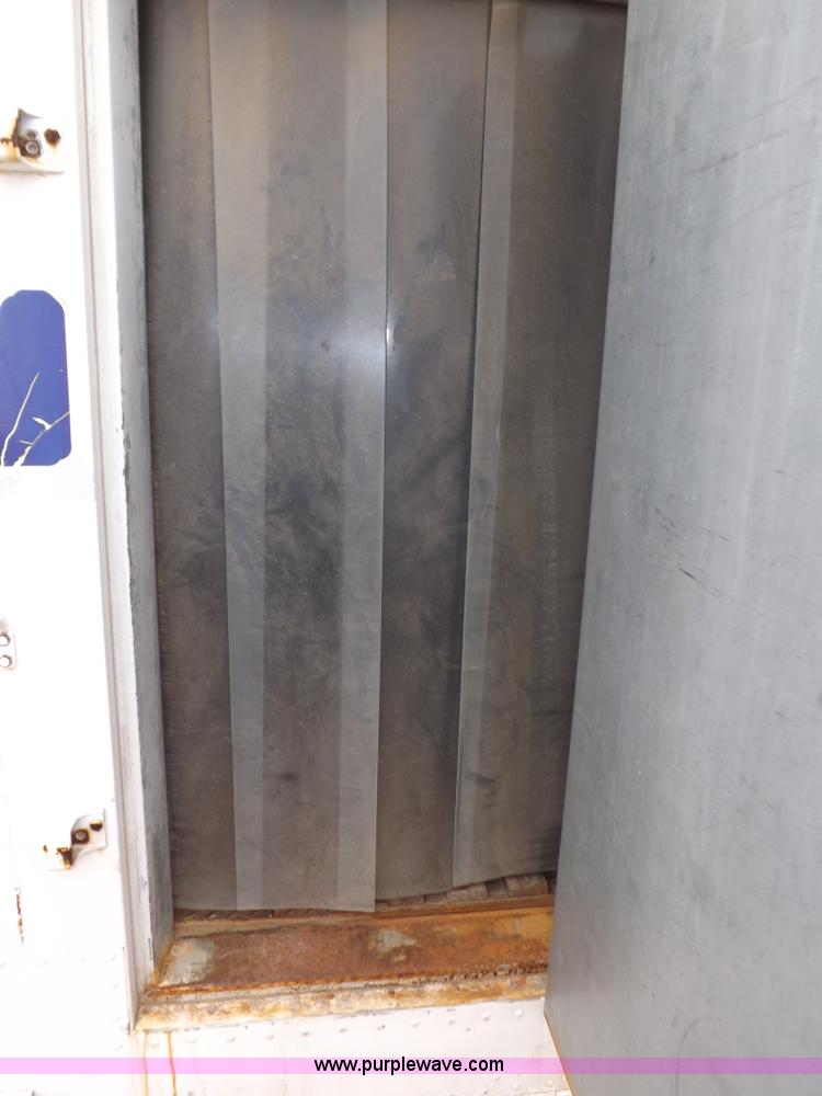 image for item F6376 Refrigerated truck box