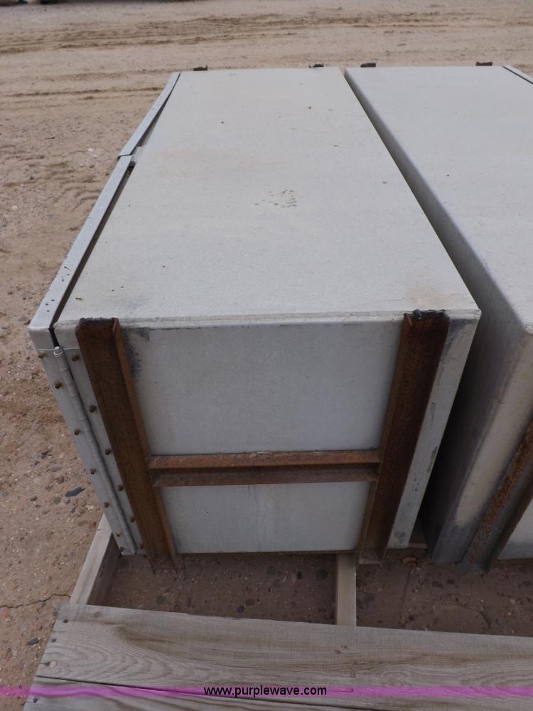 image for item F6385 Merritt aluminum cargo box