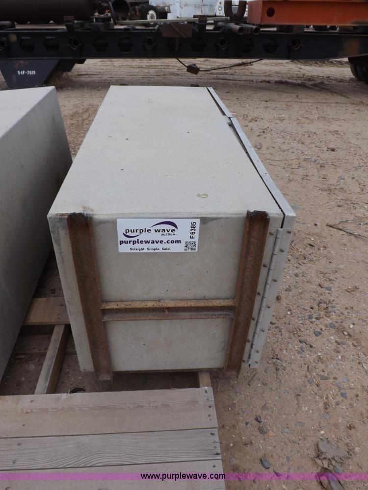image for item F6385 Merritt aluminum cargo box