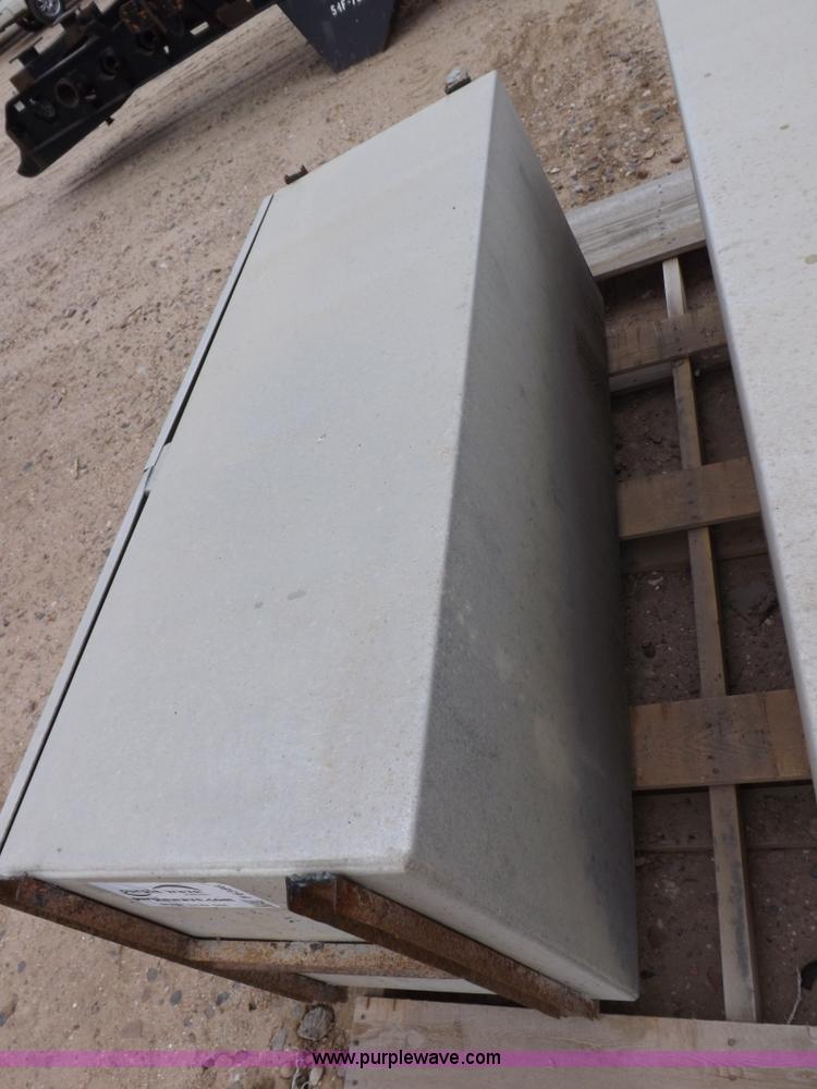 image for item F6386 Merritt aluminum cargo box