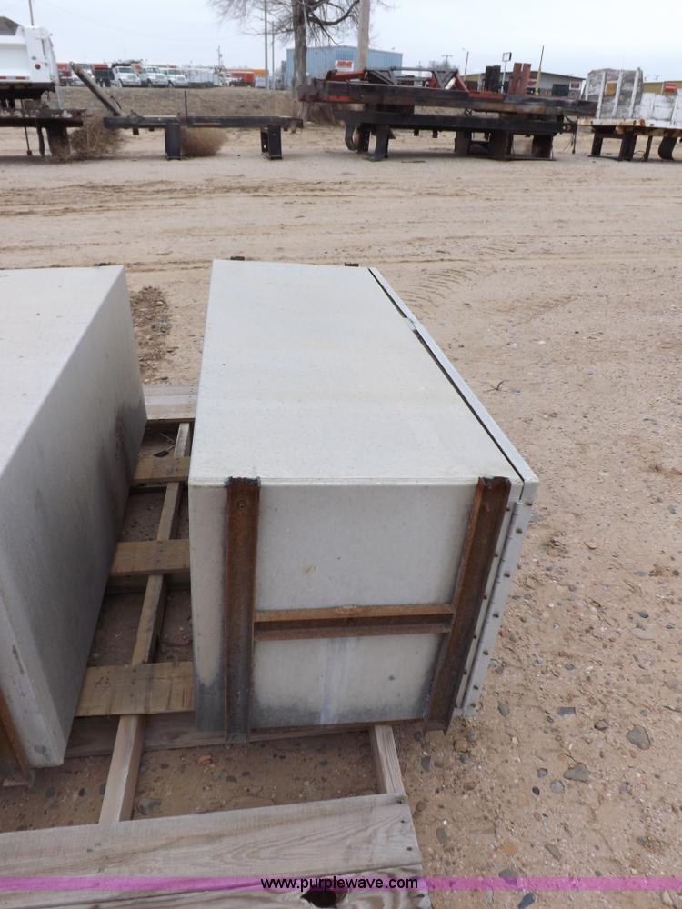 image for item F6386 Merritt aluminum cargo box