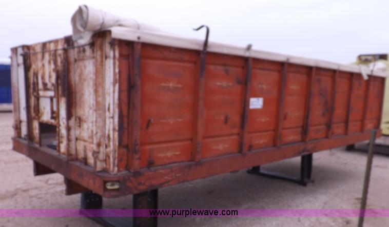 image for item F6389 Giant Manufacturing dump bed with hoist