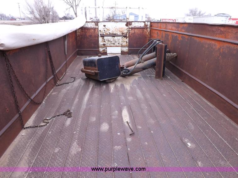 image for item F6389 Giant Manufacturing dump bed with hoist