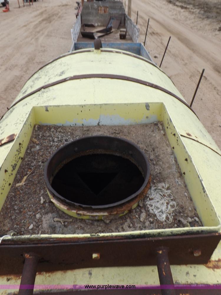 image for item F6390 Fiberglass tank on truck frame