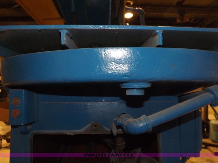 image for item F6396 Radiac cutoff machine