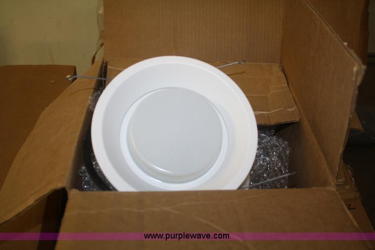 image for item S9890 Commercial lighting