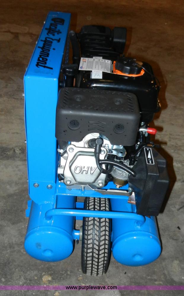 image for item X9048 Pacific PAC-2T eight gallon air compressor