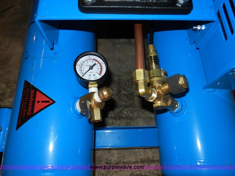 image for item X9048 Pacific PAC-2T eight gallon air compressor