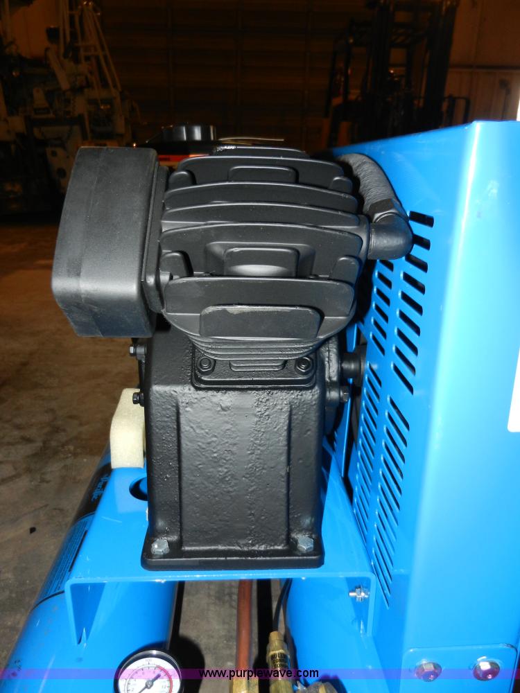 image for item X9048 Pacific PAC-2T eight gallon air compressor
