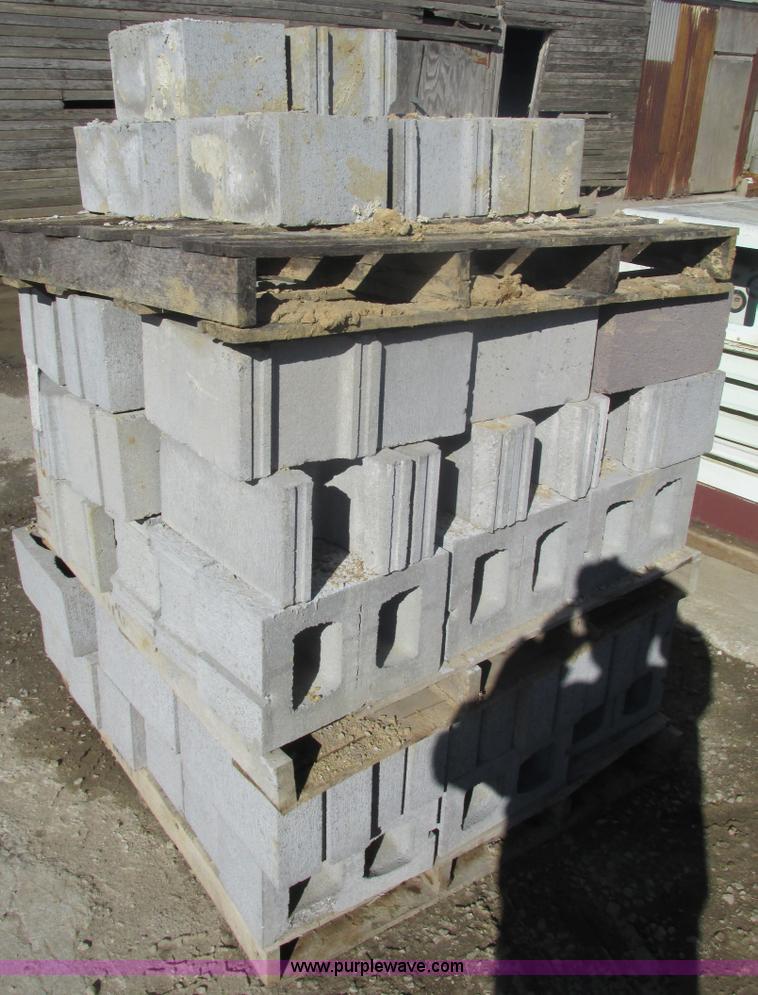 image for item X9992 Assorted concrete cinder blocks