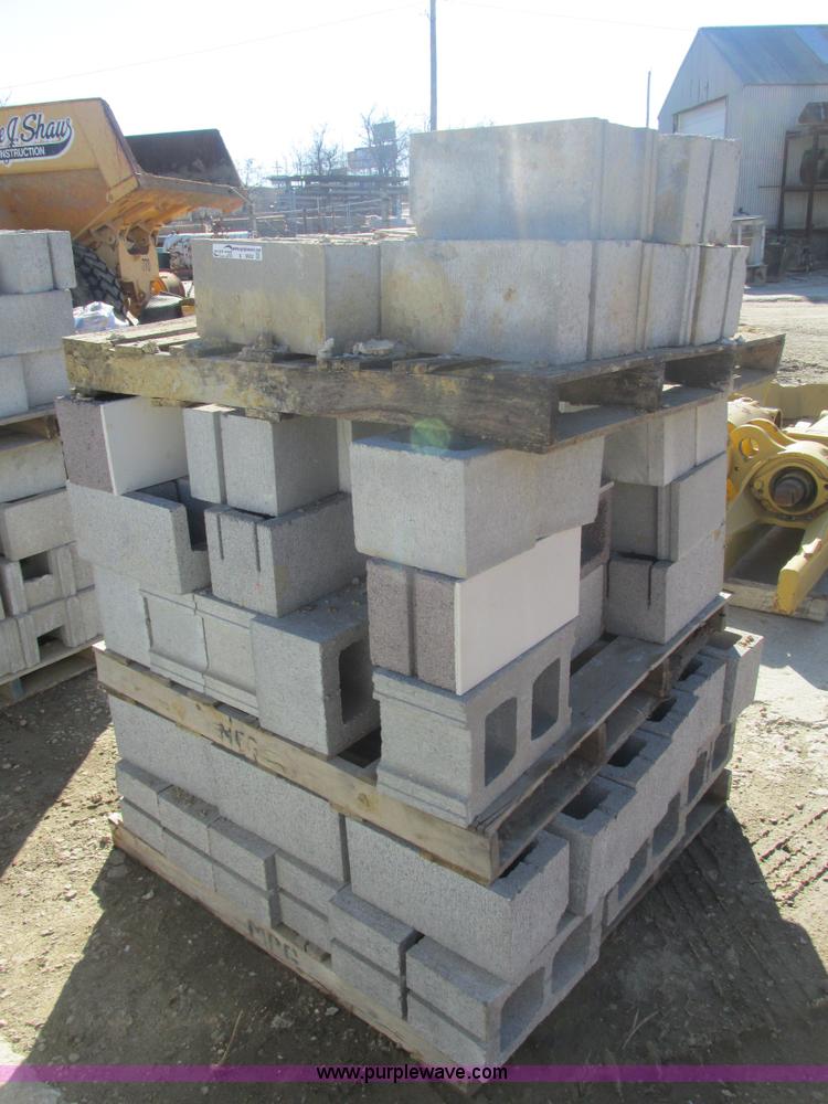 image for item X9992 Assorted concrete cinder blocks