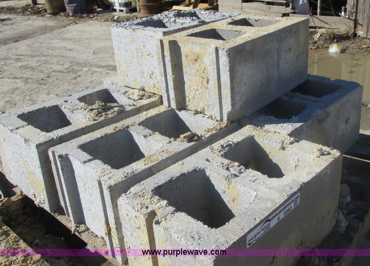 image for item X9992 Assorted concrete cinder blocks