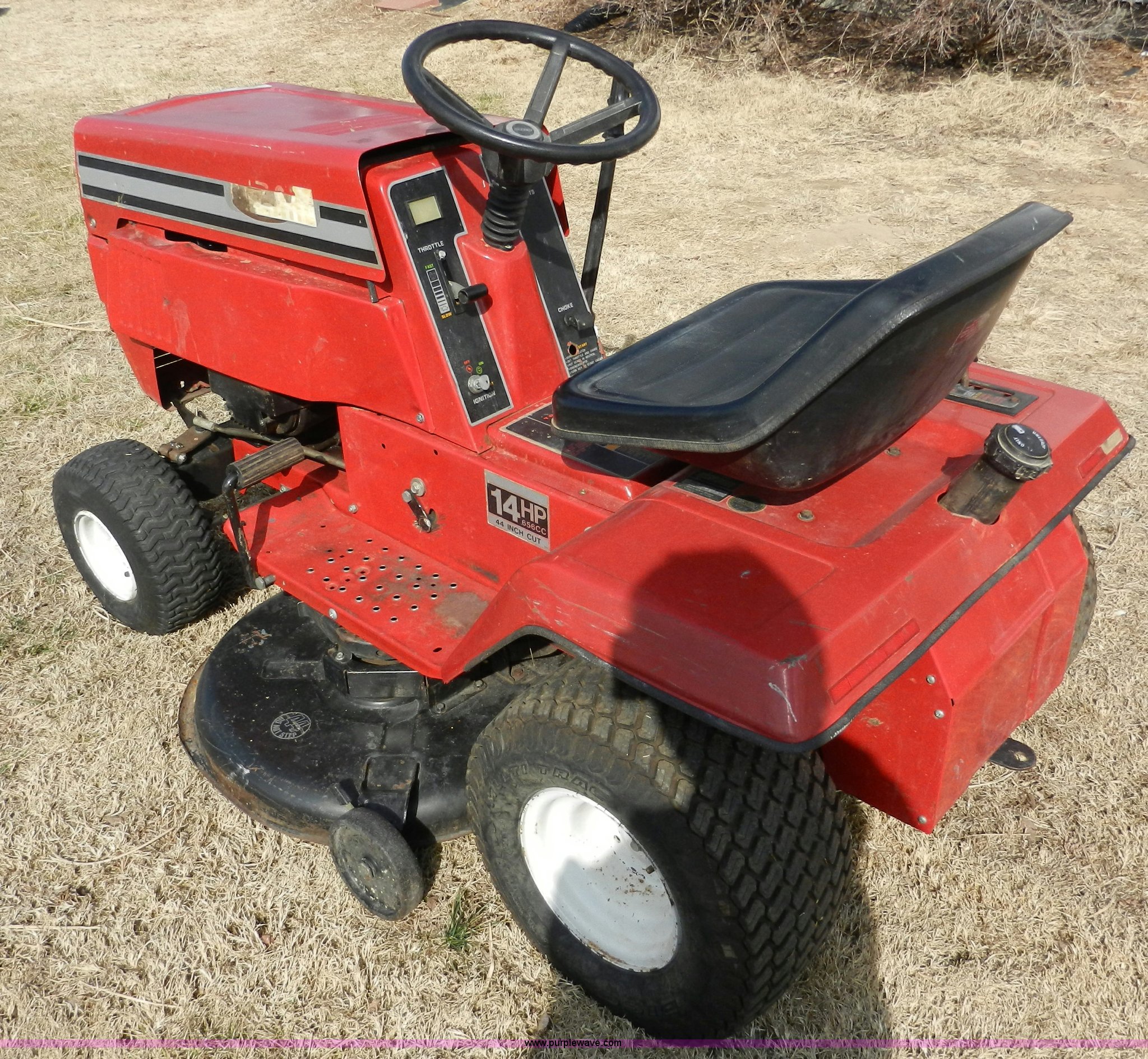 Wizard lawn tractor in Abilene, KS | Item AB9771 sold | Purple Wave