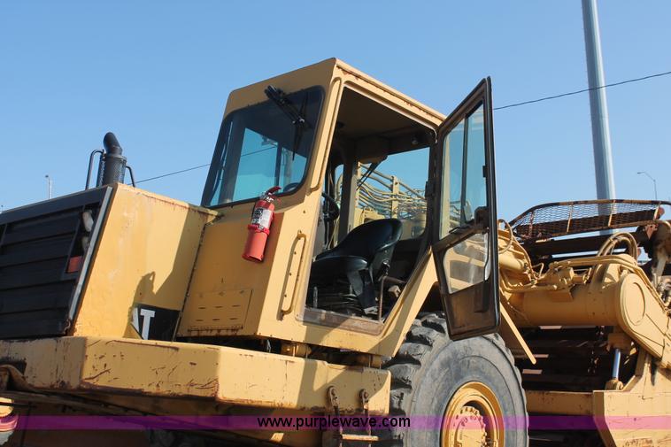 image for item E2813 2000 Caterpillar 615C paddle scraper