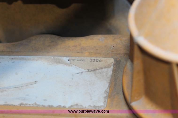 image for item E2813 2000 Caterpillar 615C paddle scraper