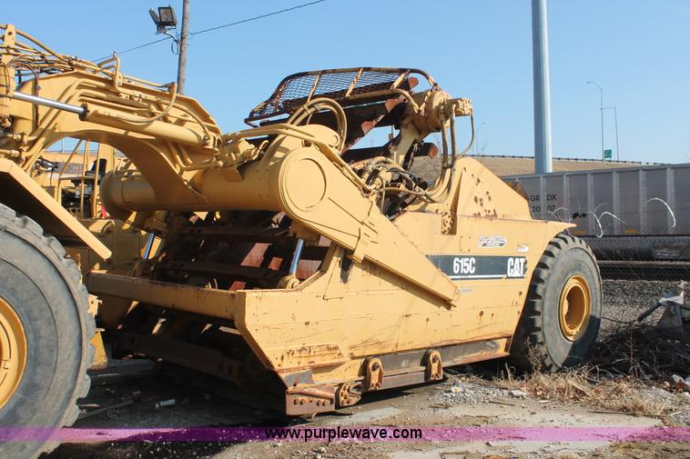 image for item E2813 2000 Caterpillar 615C paddle scraper