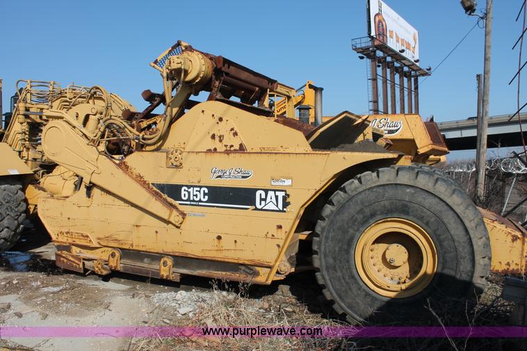 image for item E2813 2000 Caterpillar 615C paddle scraper
