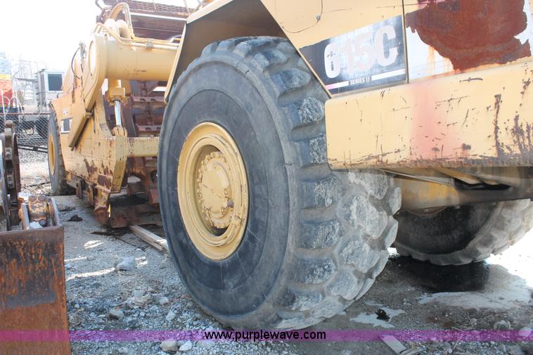 image for item E2813 2000 Caterpillar 615C paddle scraper