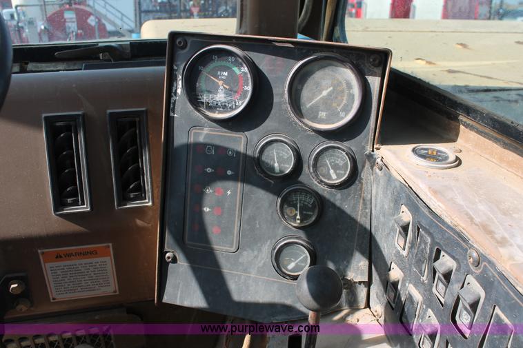 image for item E2814 1998 Caterpillar 615C paddle scraper