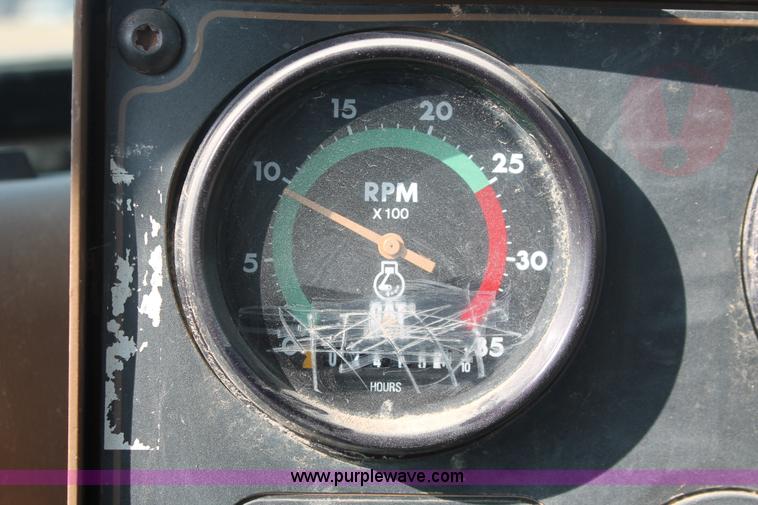 image for item E2814 1998 Caterpillar 615C paddle scraper