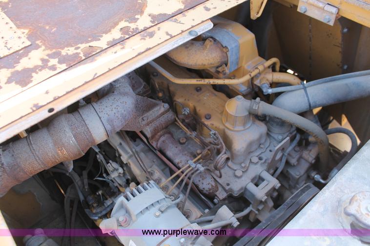 image for item E2814 1998 Caterpillar 615C paddle scraper