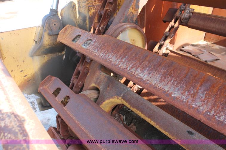 image for item E2814 1998 Caterpillar 615C paddle scraper