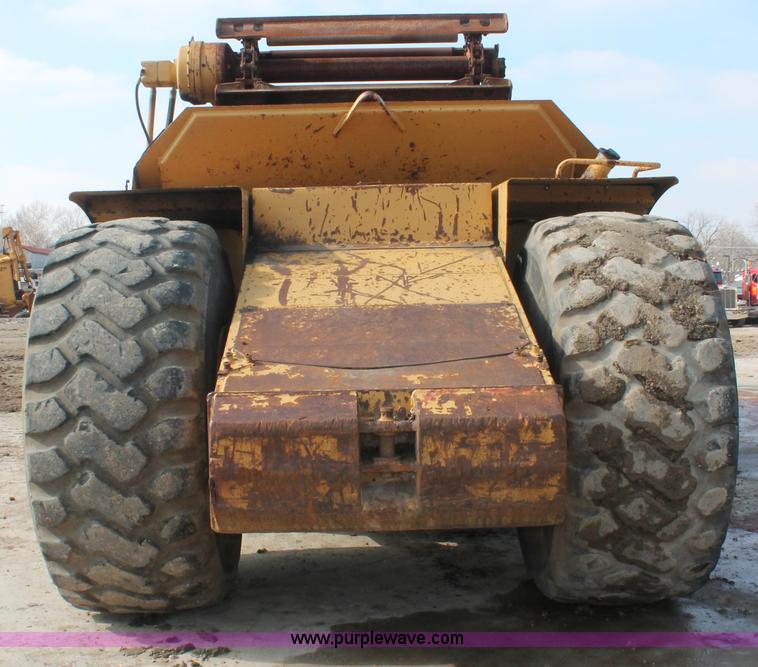 image for item E2814 1998 Caterpillar 615C paddle scraper