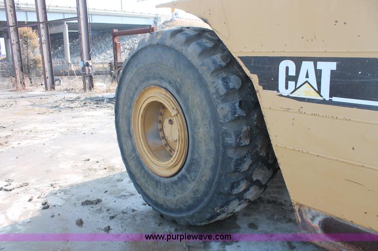 image for item E2814 1998 Caterpillar 615C paddle scraper