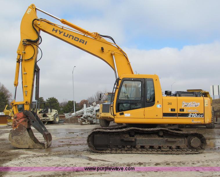 image for item E2815 2004 Hyundai Robex 210LC-7 excavator