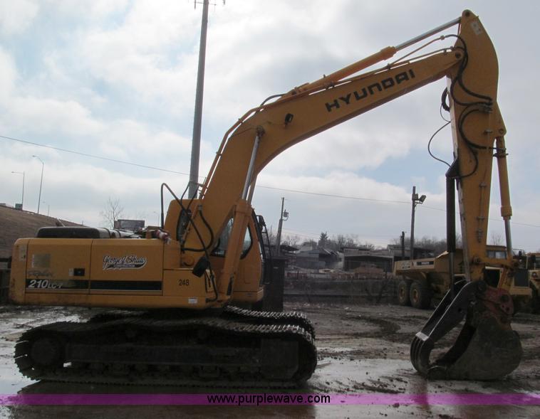 image for item E2815 2004 Hyundai Robex 210LC-7 excavator