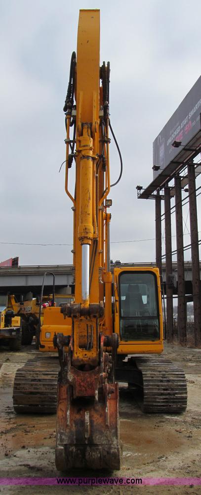 image for item E2815 2004 Hyundai Robex 210LC-7 excavator