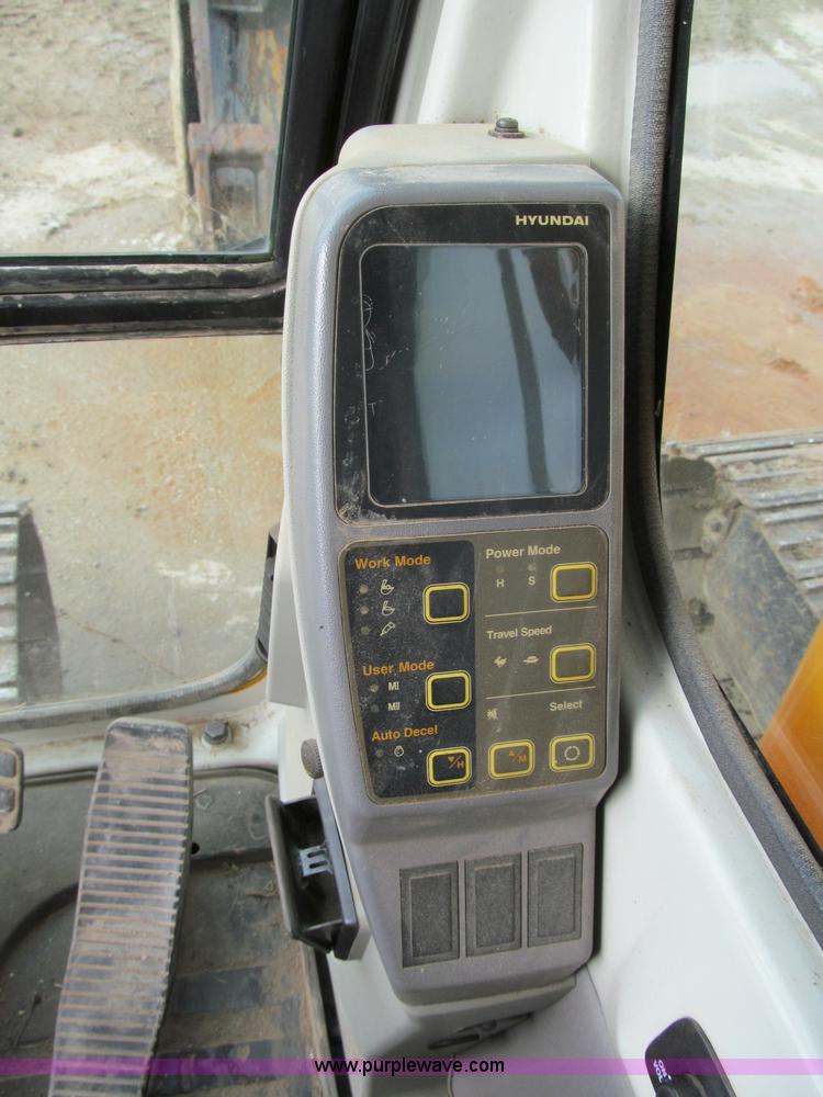 image for item E2815 2004 Hyundai Robex 210LC-7 excavator