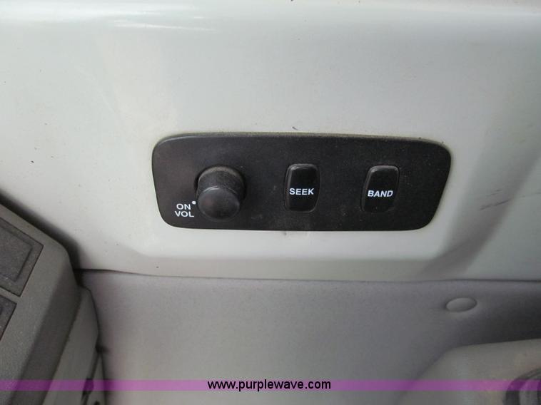 image for item E2815 2004 Hyundai Robex 210LC-7 excavator