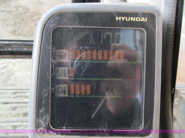 image for item E2815 2004 Hyundai Robex 210LC-7 excavator