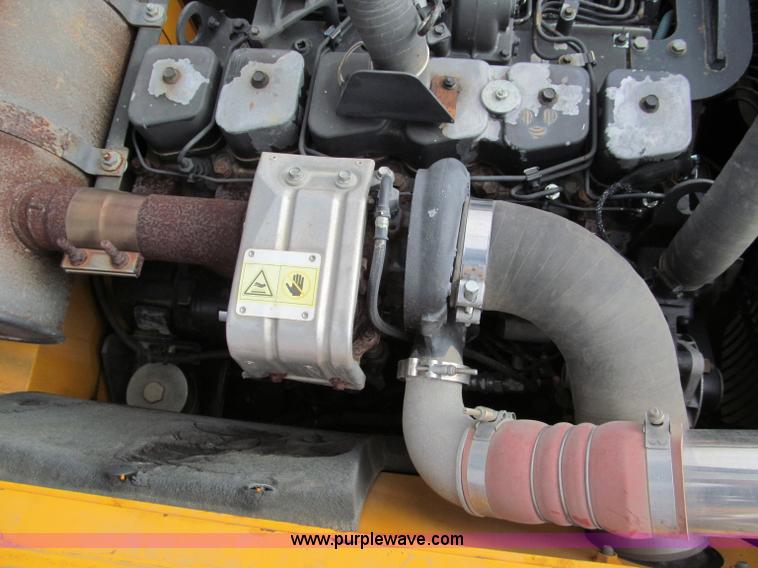 image for item E2815 2004 Hyundai Robex 210LC-7 excavator