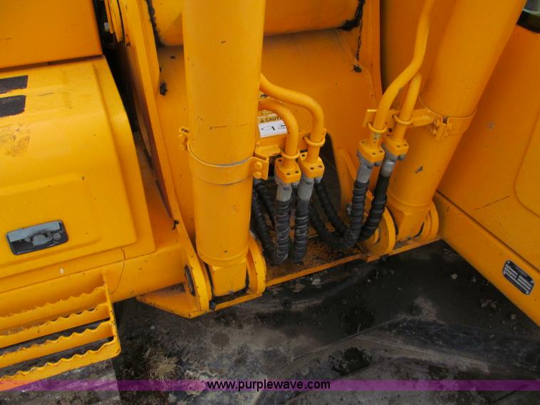 image for item E2815 2004 Hyundai Robex 210LC-7 excavator