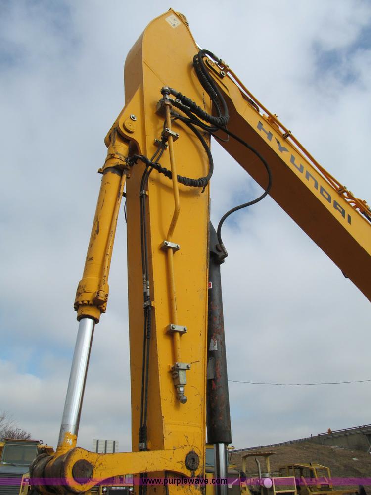 image for item E2815 2004 Hyundai Robex 210LC-7 excavator