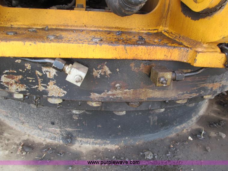 image for item E2815 2004 Hyundai Robex 210LC-7 excavator