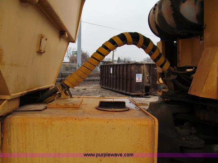 image for item E2816 1995 Volvo A35 articulated dump truck