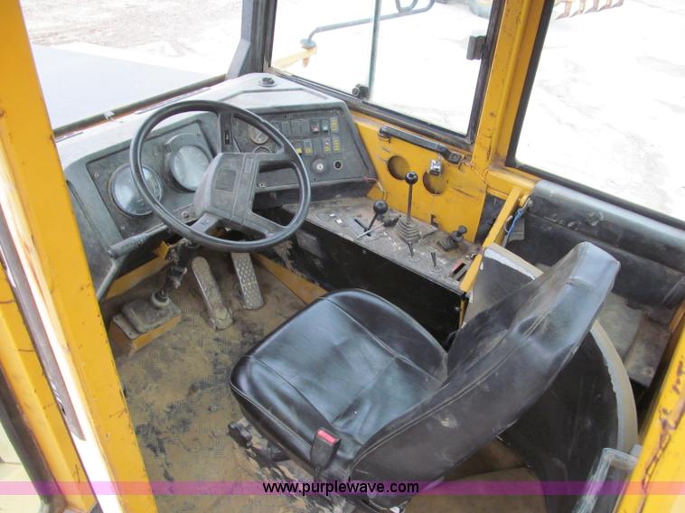 image for item E2816 1995 Volvo A35 articulated dump truck