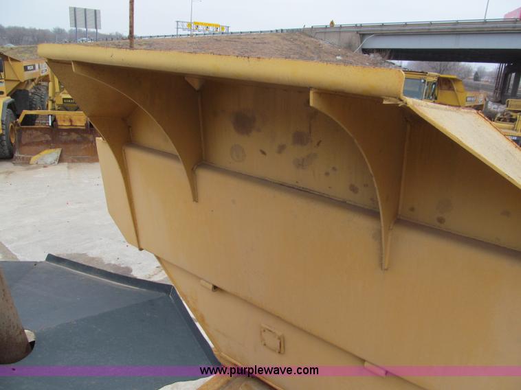 image for item E2816 1995 Volvo A35 articulated dump truck