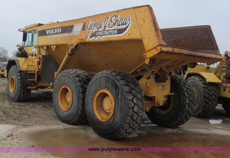 image for item E2817 1993 Volvo A30 articulated dump truck