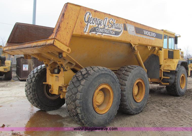 image for item E2817 1993 Volvo A30 articulated dump truck