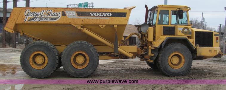 image for item E2817 1993 Volvo A30 articulated dump truck