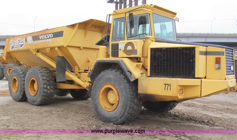 image for item E2817 1993 Volvo A30 articulated dump truck