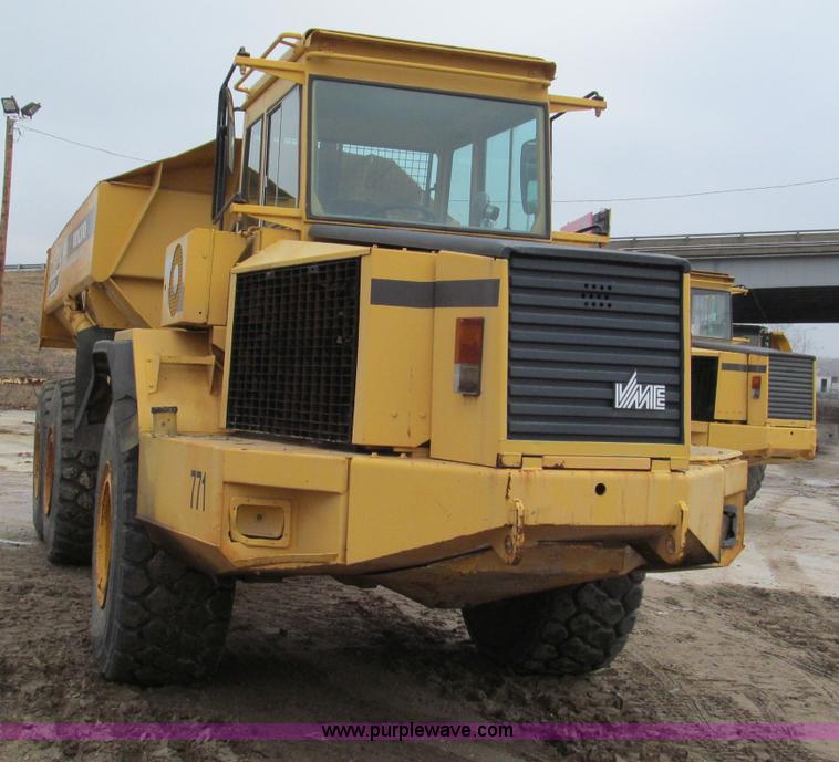 image for item E2817 1993 Volvo A30 articulated dump truck