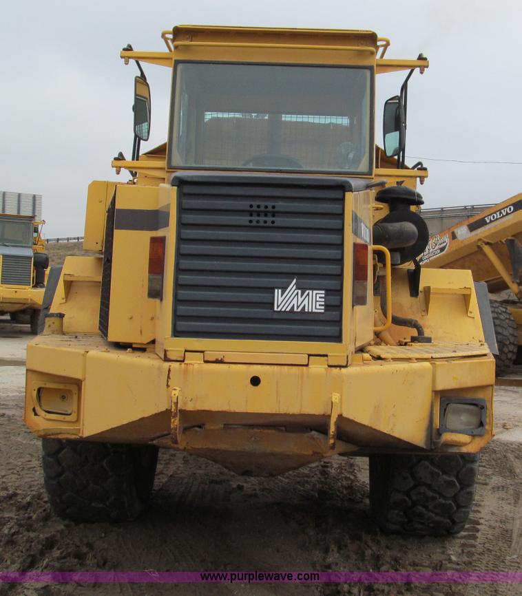 image for item E2817 1993 Volvo A30 articulated dump truck