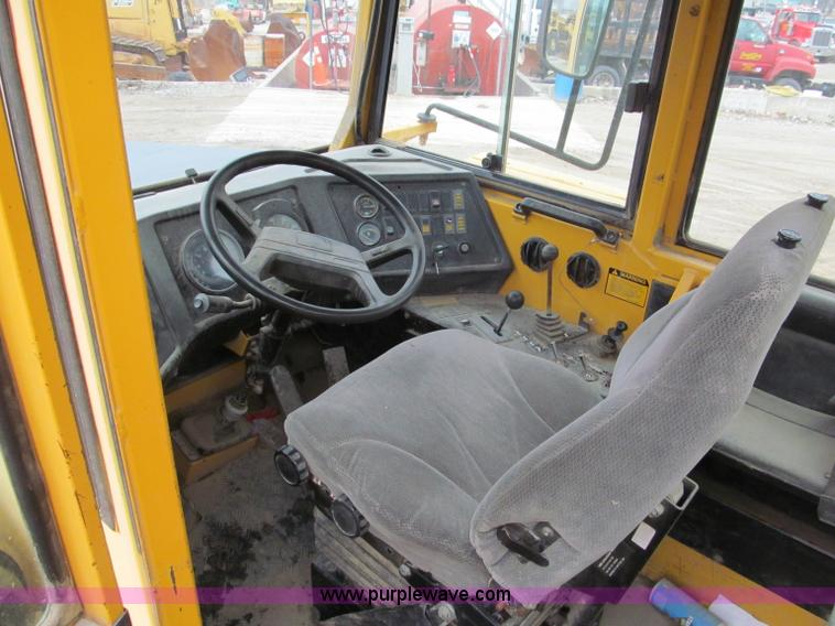 image for item E2817 1993 Volvo A30 articulated dump truck