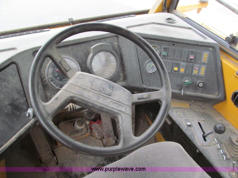 image for item E2817 1993 Volvo A30 articulated dump truck